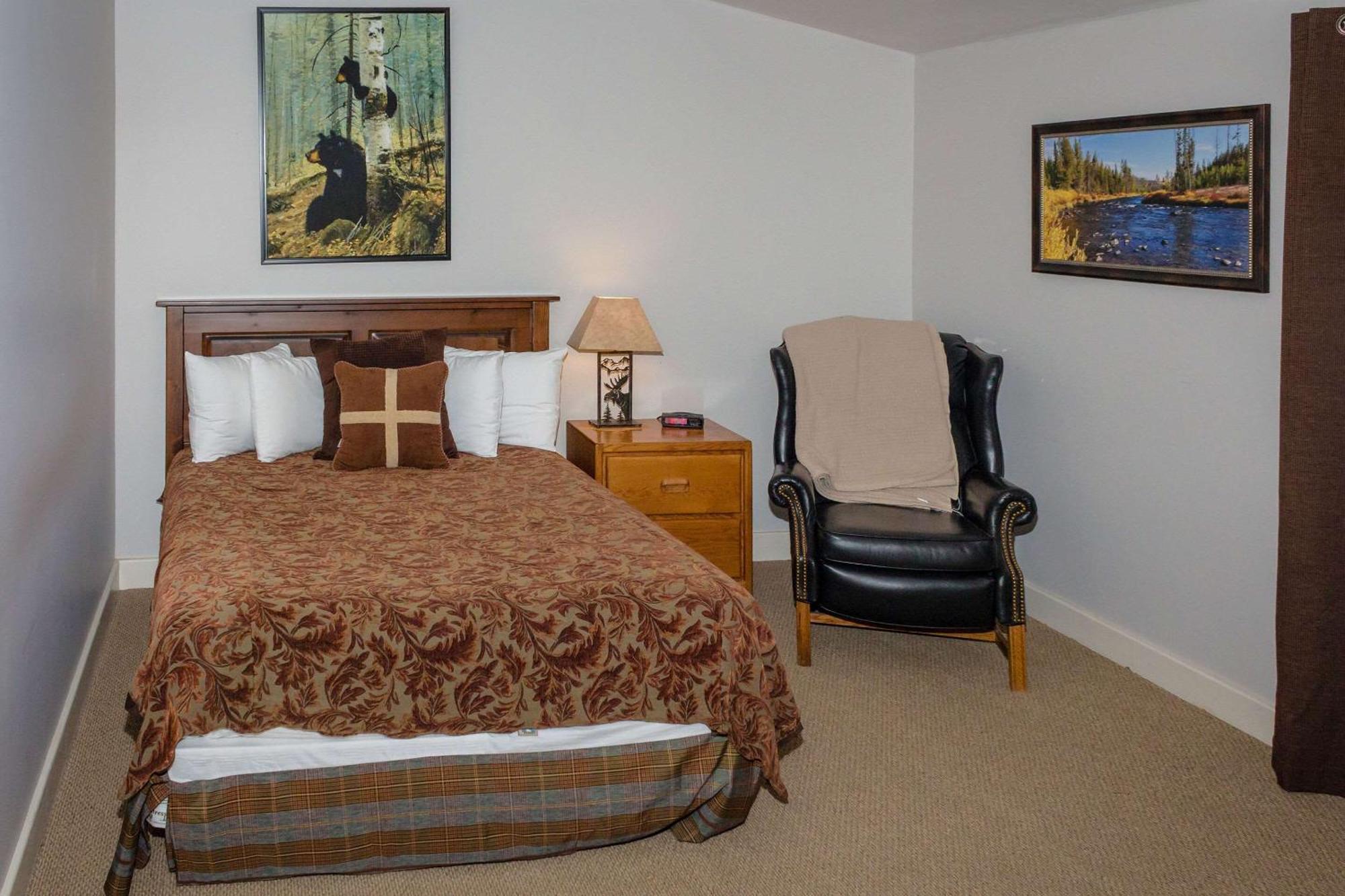 Yellowstone Valley Lodge, Ascend Hotel Collection Pray Exterior photo