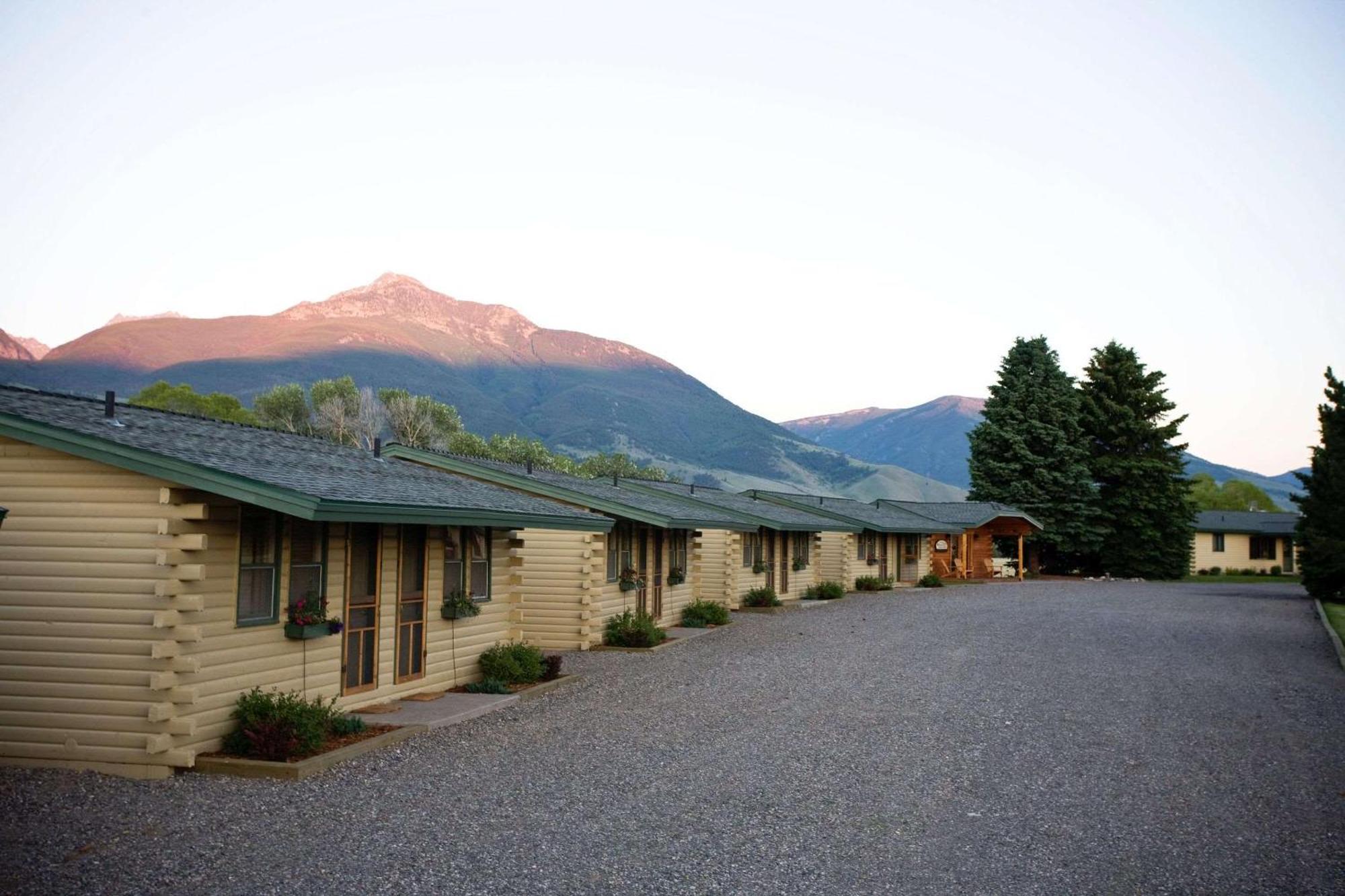 Yellowstone Valley Lodge, Ascend Hotel Collection Pray Exterior photo