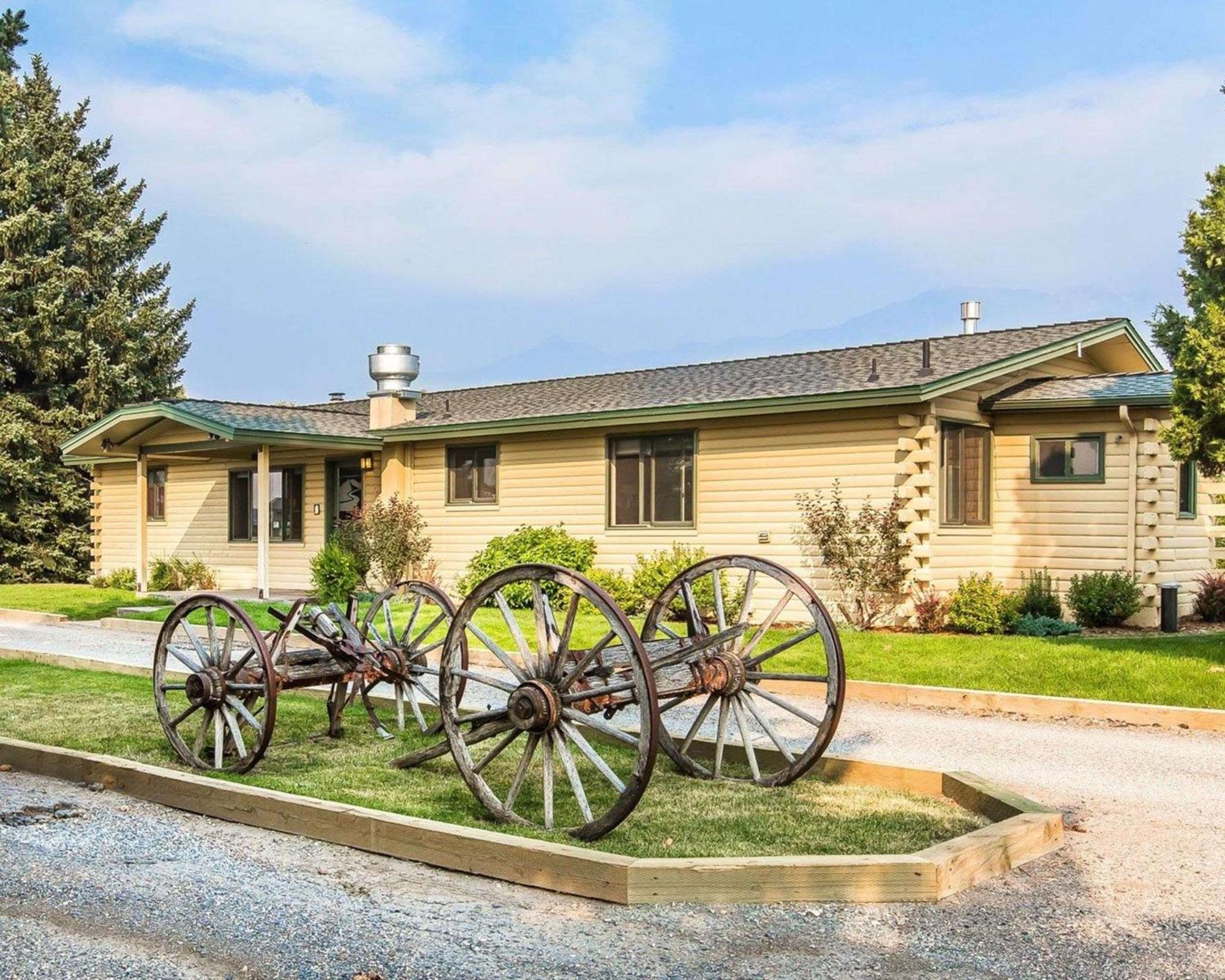 Yellowstone Valley Lodge, Ascend Hotel Collection Pray Exterior photo