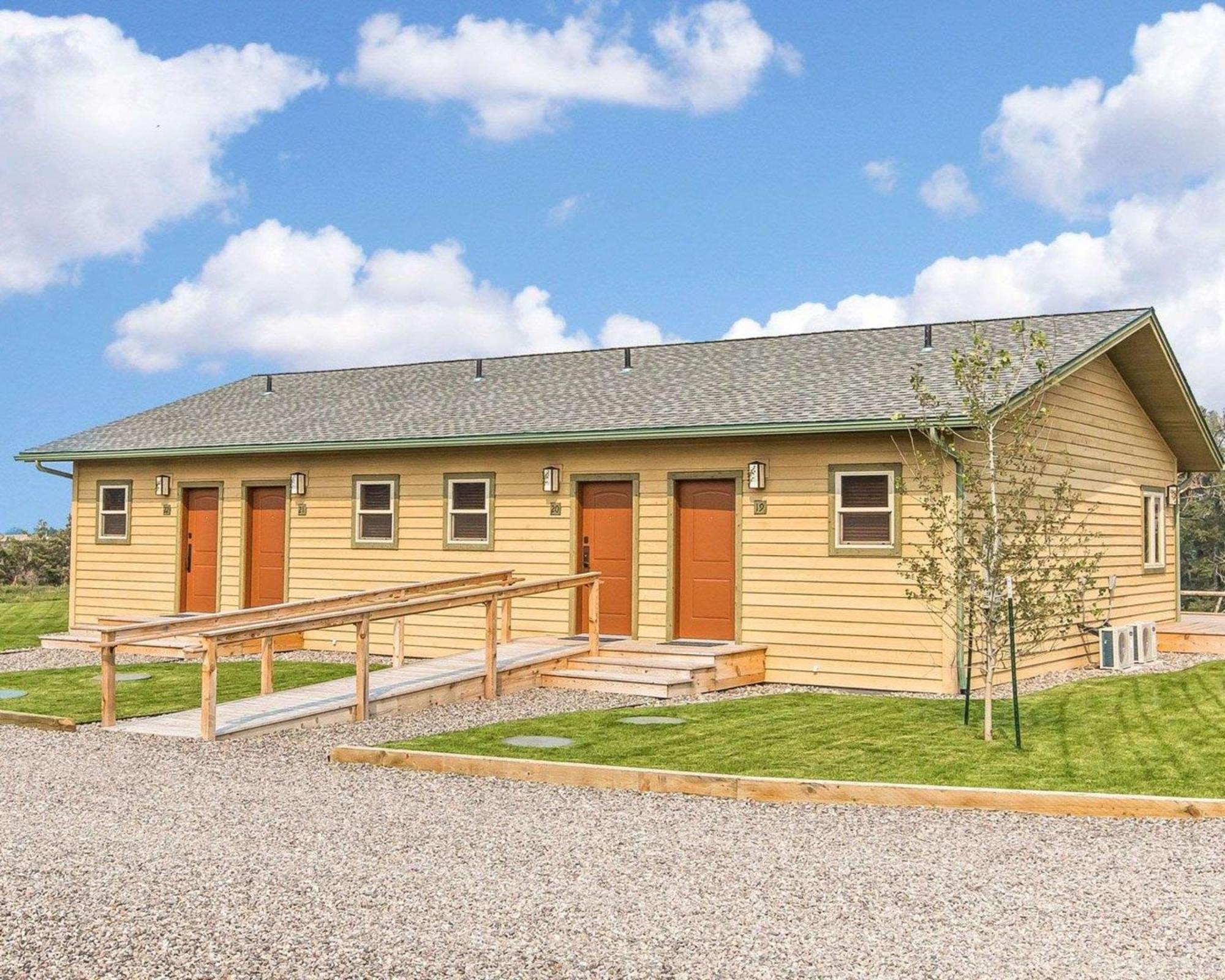 Yellowstone Valley Lodge, Ascend Hotel Collection Pray Exterior photo